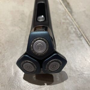 Philips Norelco Series 7000 Shaver